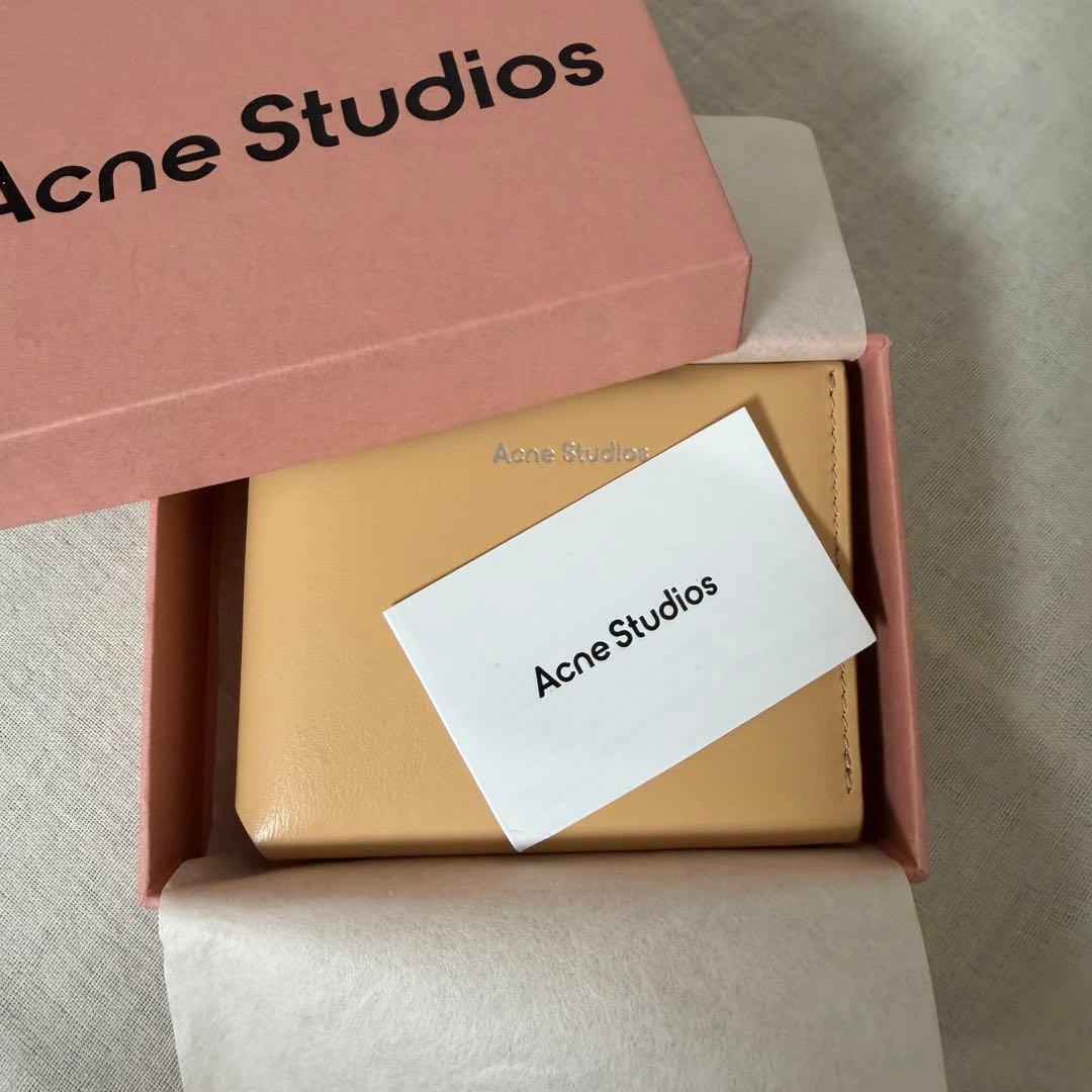 Acne Studios レザー製三つ折りウォレット ベージュ 箱付き