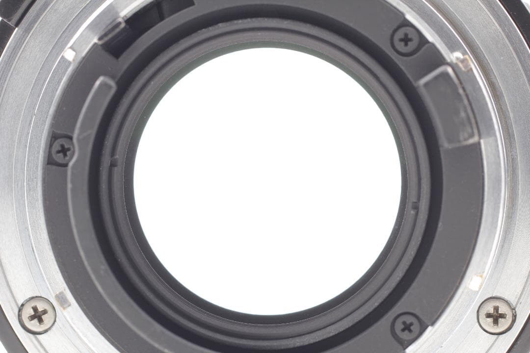Nikon Ai-s Nikkor 85mm f/2 ケース