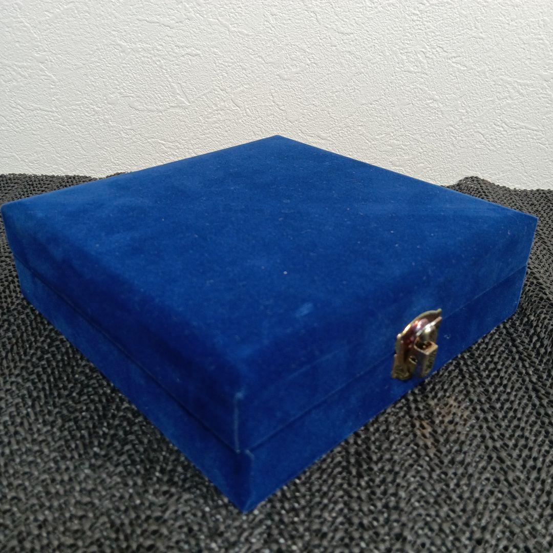 深川製磁 有田磁器 コレクション 金襴手牡丹唐草 角5号 飾皿