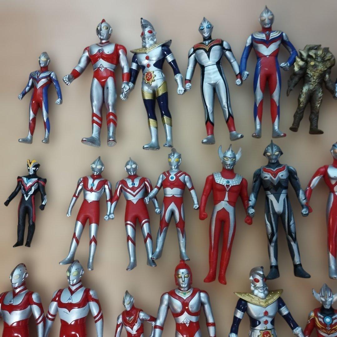 ウルトラマンフィギュア　84体セット　ソフビ等まとめ売り　バンダイ　BANDAI