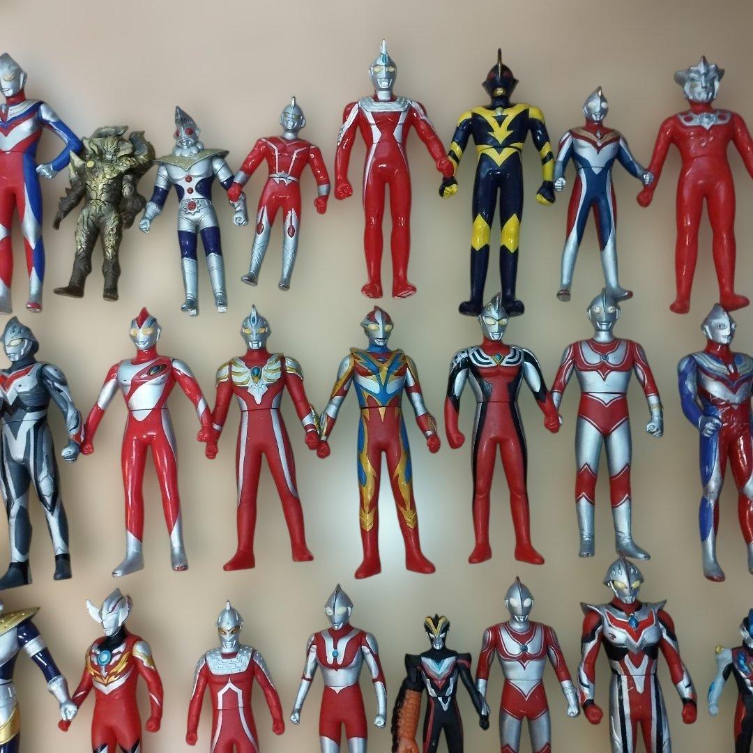 ウルトラマンフィギュア　84体セット　ソフビ等まとめ売り　バンダイ　BANDAI