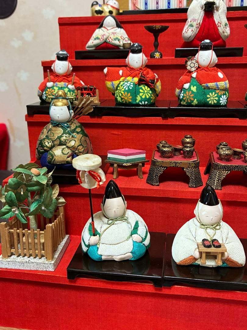 昭和初期　名人吉野喜代二作　木目込み雛15人揃い段飾り　共箱付