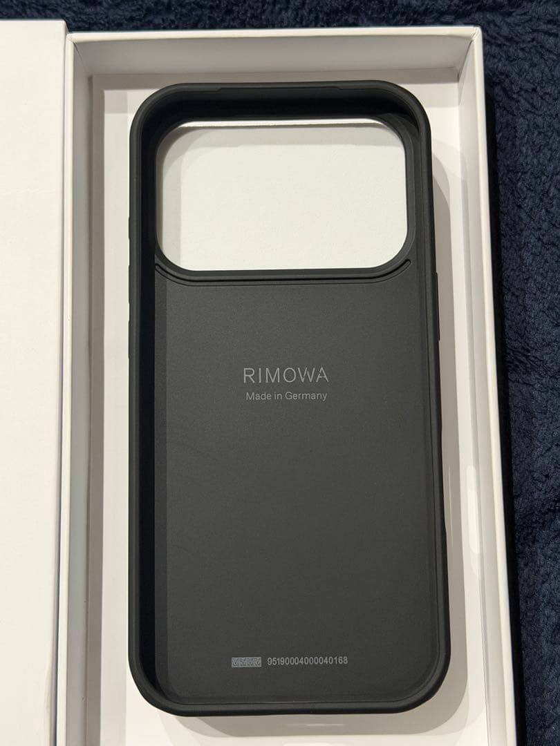新品未使用　RIMOWA iPhone 17 Pro ケース