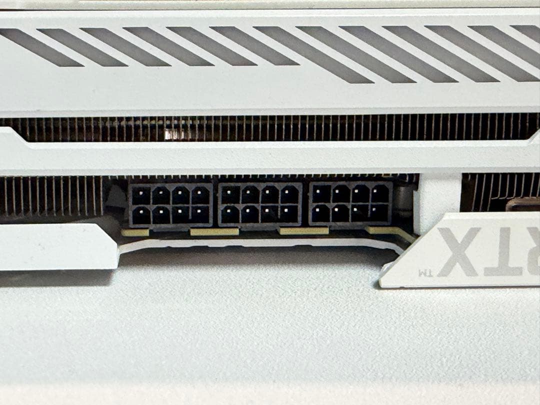 グラフィックボード・グラボ・ビデオカード ROG-STRIX-RTX3090-O24G-WHITE