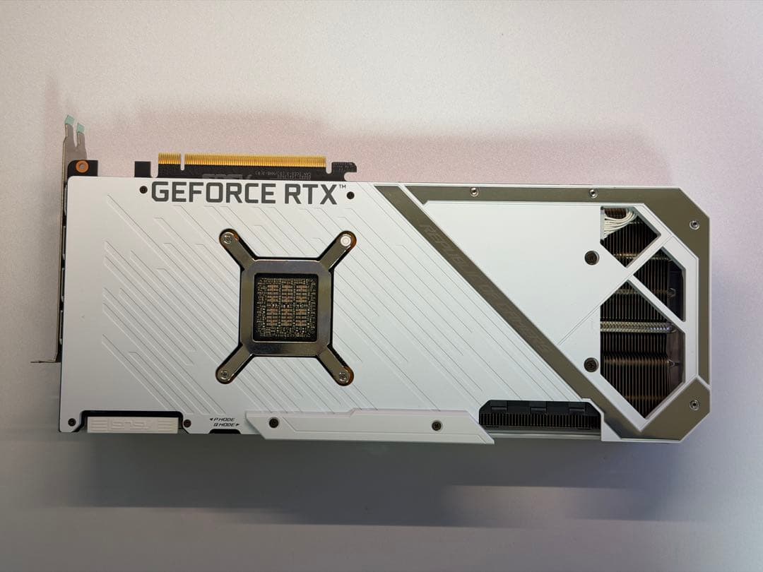 グラフィックボード・グラボ・ビデオカード ROG-STRIX-RTX3090-O24G-WHITE