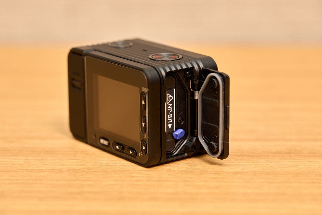 デジタルカメラ SONY DSC-RX0M2