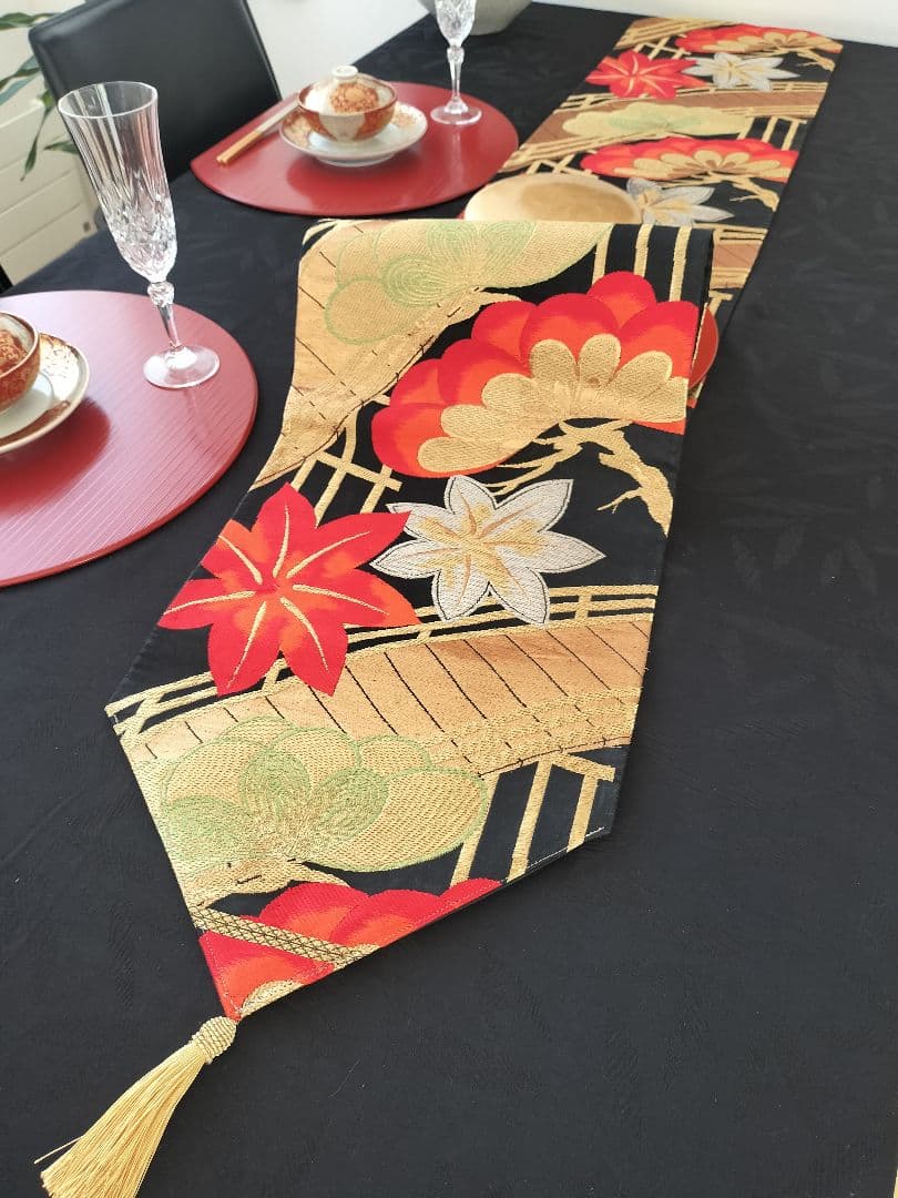 A887★逸品‼️豪華刺繍‼️テーブルランナー2m6cm