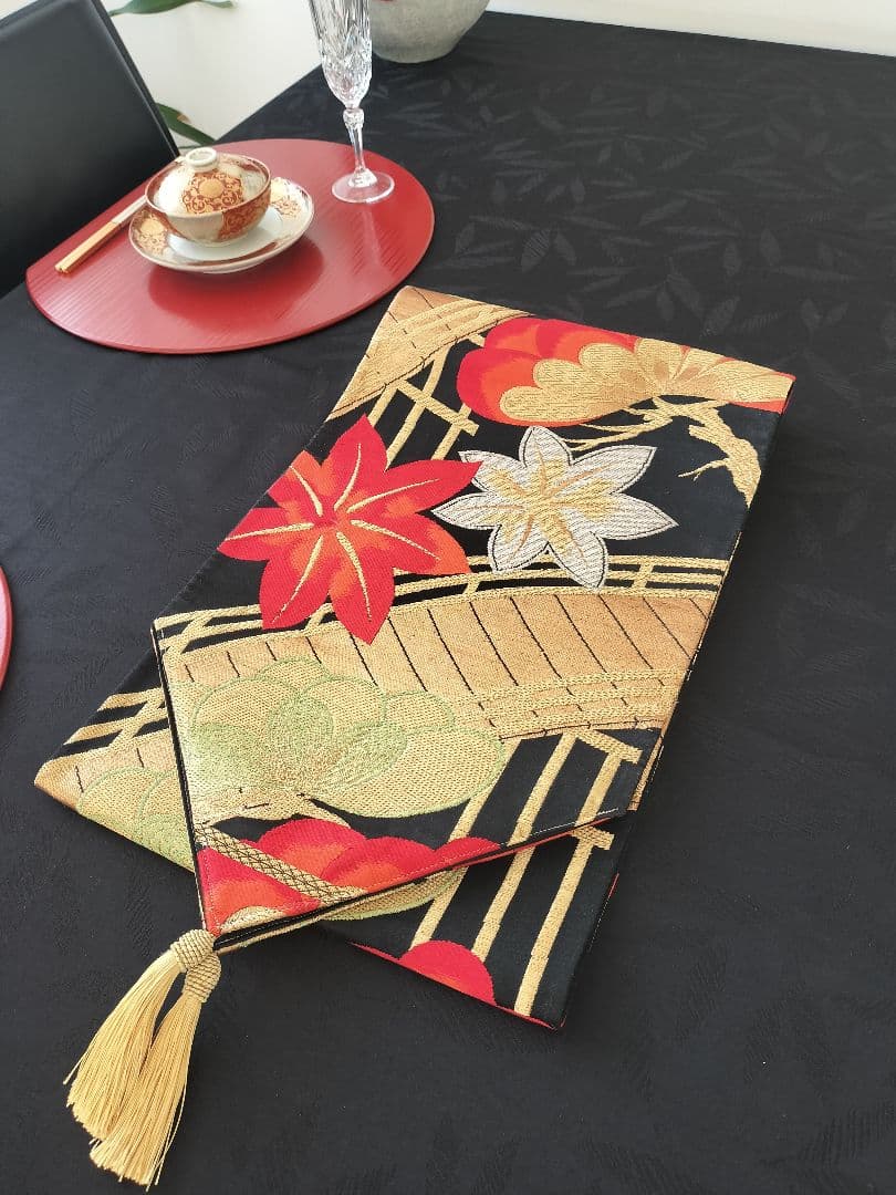 A887★逸品‼️豪華刺繍‼️テーブルランナー2m6cm