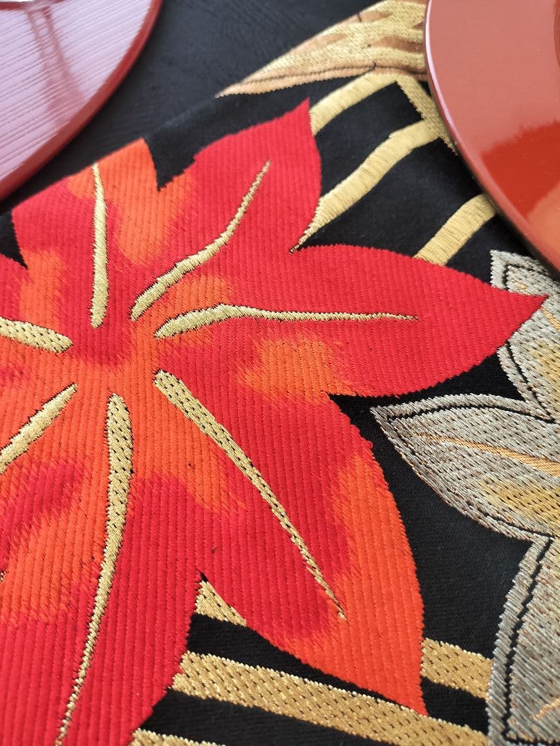 A887★逸品‼️豪華刺繍‼️テーブルランナー2m6cm
