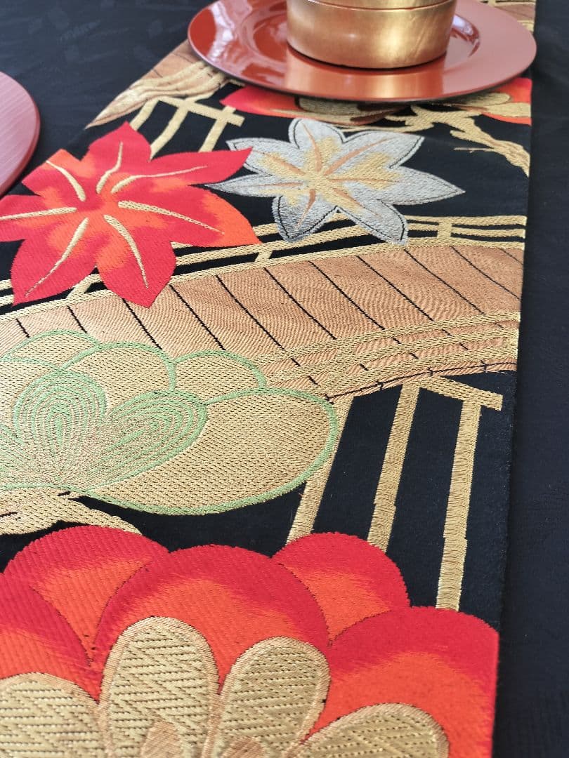 A887★逸品‼️豪華刺繍‼️テーブルランナー2m6cm