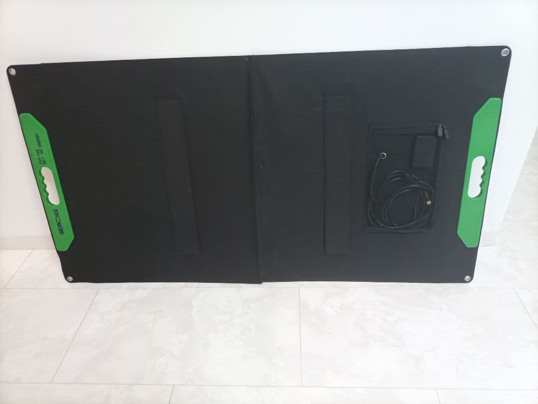SEMCOKII 100W ポータブルソーラー グリーン・軽量・キャンプ向け”
