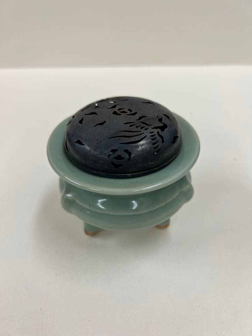 青緑色 陶器 香炉 花模様