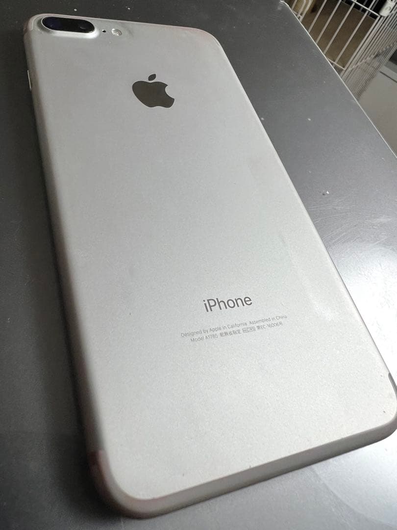 スマートフォン本体 Apple iPhone7plus