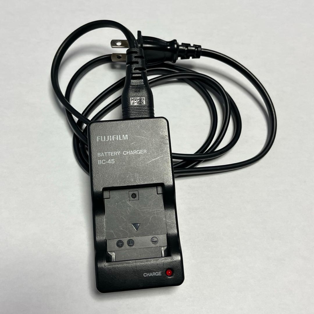 デジタルカメラ　FINEPIX Z ファインピクス　FUJIFILM 充電器付き