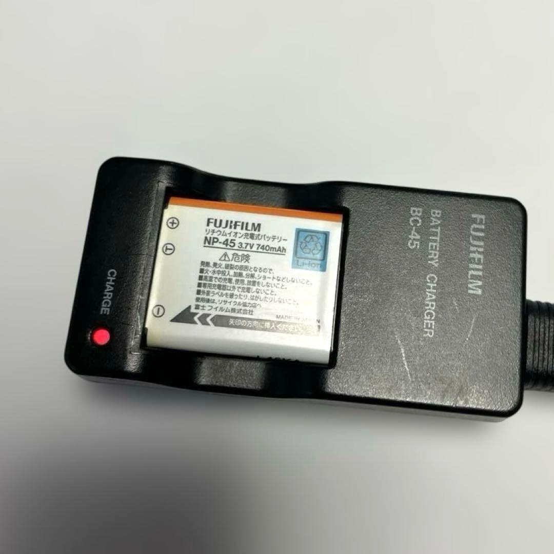 デジタルカメラ　FINEPIX Z ファインピクス　FUJIFILM 充電器付き