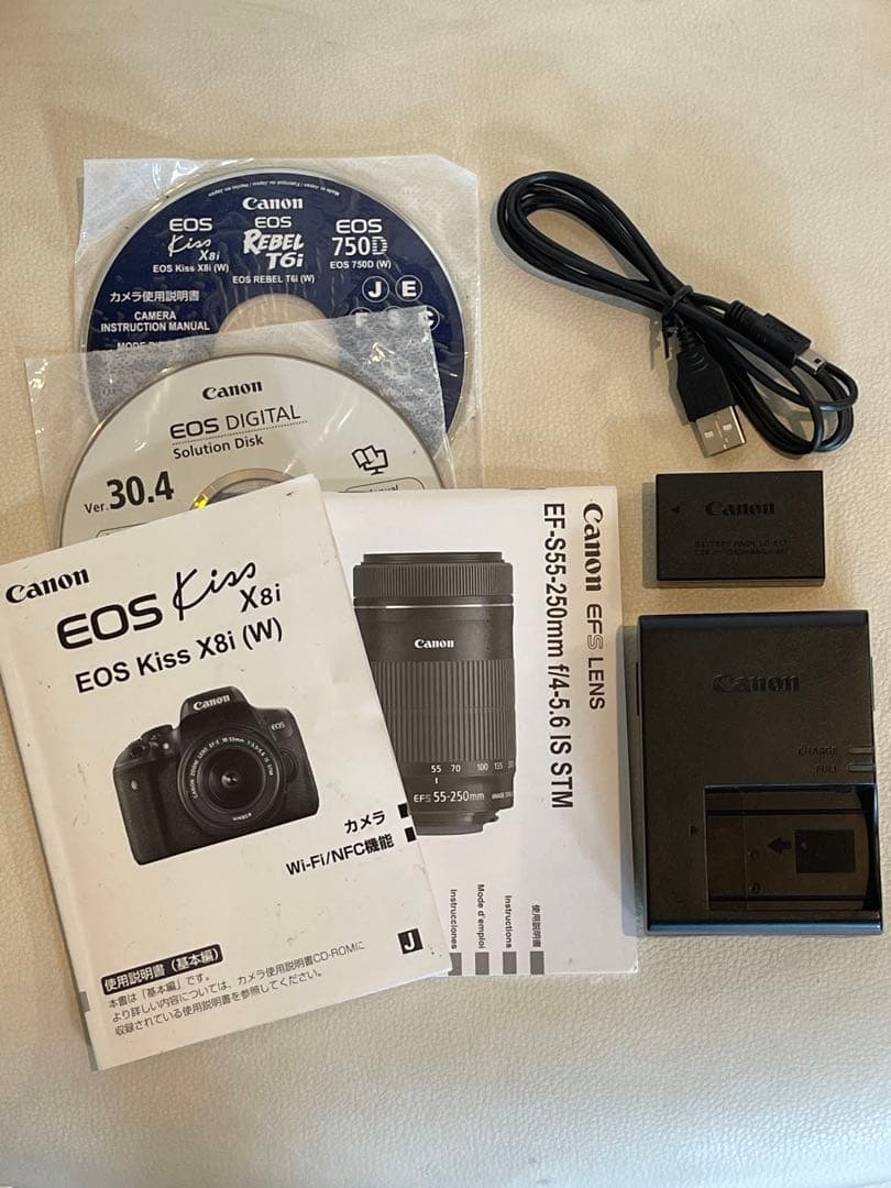 Canon EOS kiss x8i ダブルズームキット