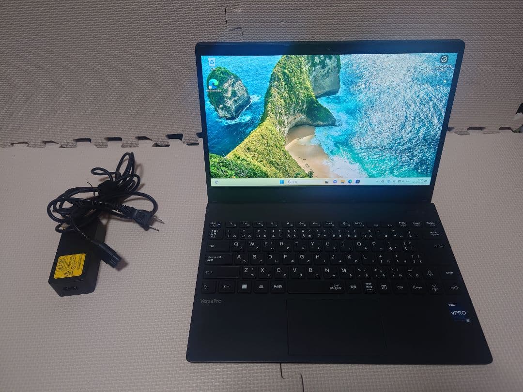 NEC Versapro Ultralite/i5-1235U/16/1kg軽量