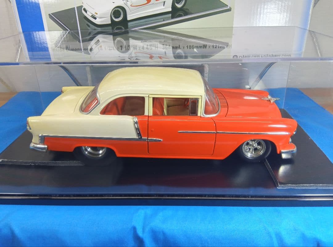 1/18 シボレー ベルエア ストリートロッド 元箱なし ディスプレイケース付