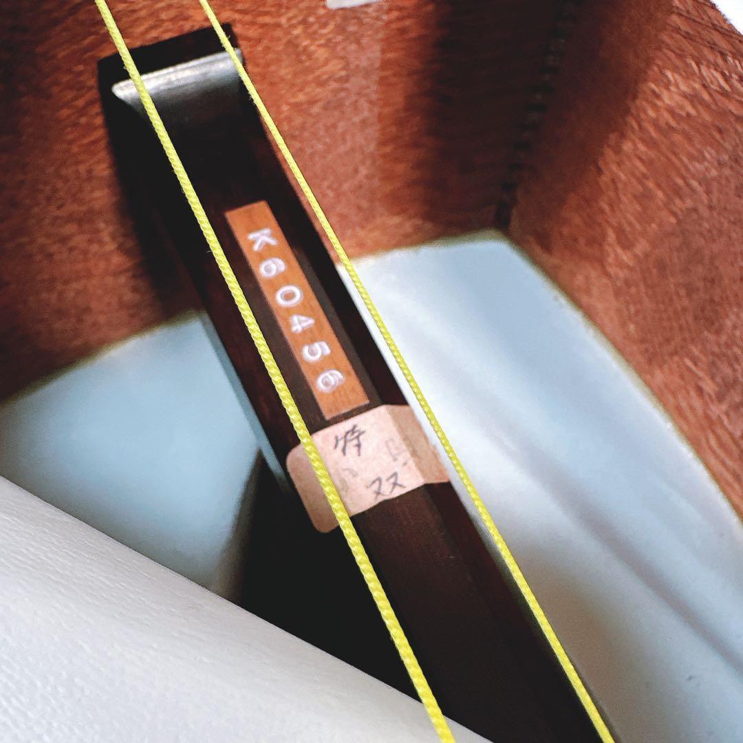 【最高級仕様】三味線 子持ち綾杉胴 中棹 硬質材(紅木?) トチ目 延べ竿