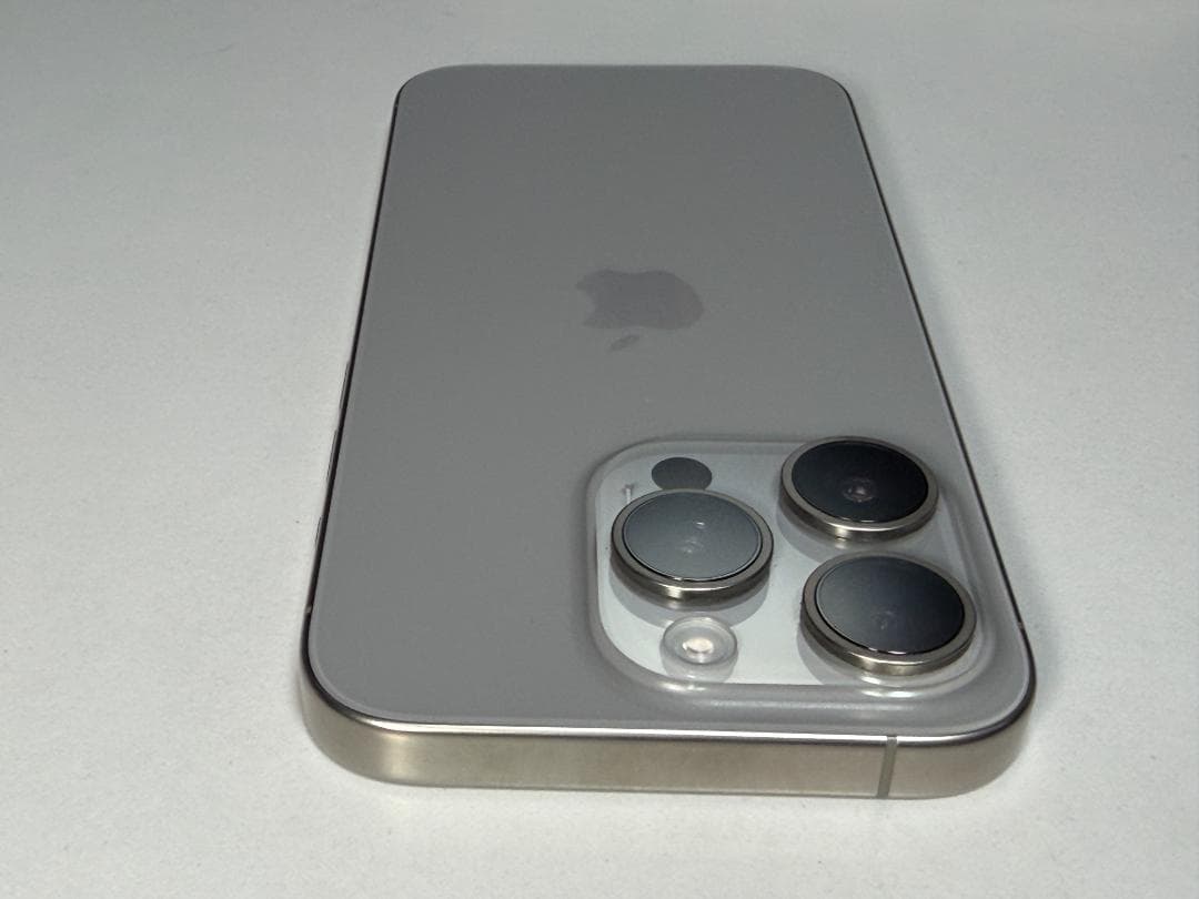 美品 香港版 Apple iPhone 15 Pro 256GB グラファイト
