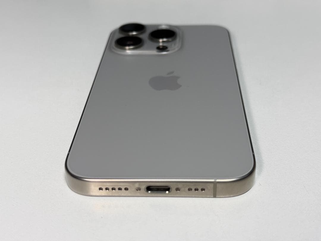 美品 香港版 Apple iPhone 15 Pro 256GB グラファイト