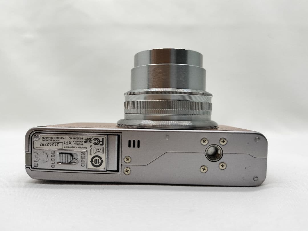 ジャンク 富士フイルム FUJIFILM XF1 ブラウン