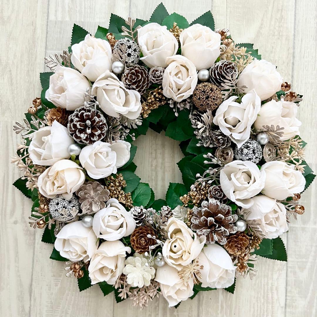 フラワーリース 白 バラ ホワイト ローズ 木の実 アンティーク 大きめ 261