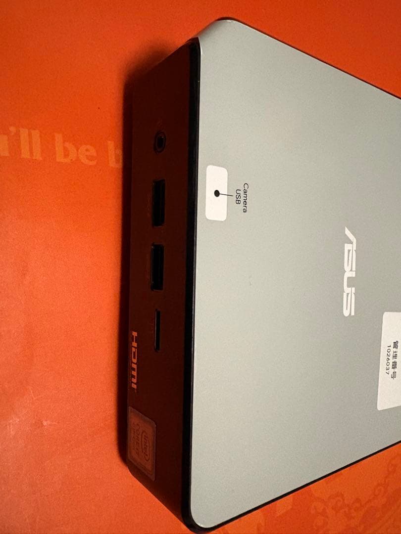 ASUS MINIPC i7 第8世代 メモリ8 GB SSD 256 GB