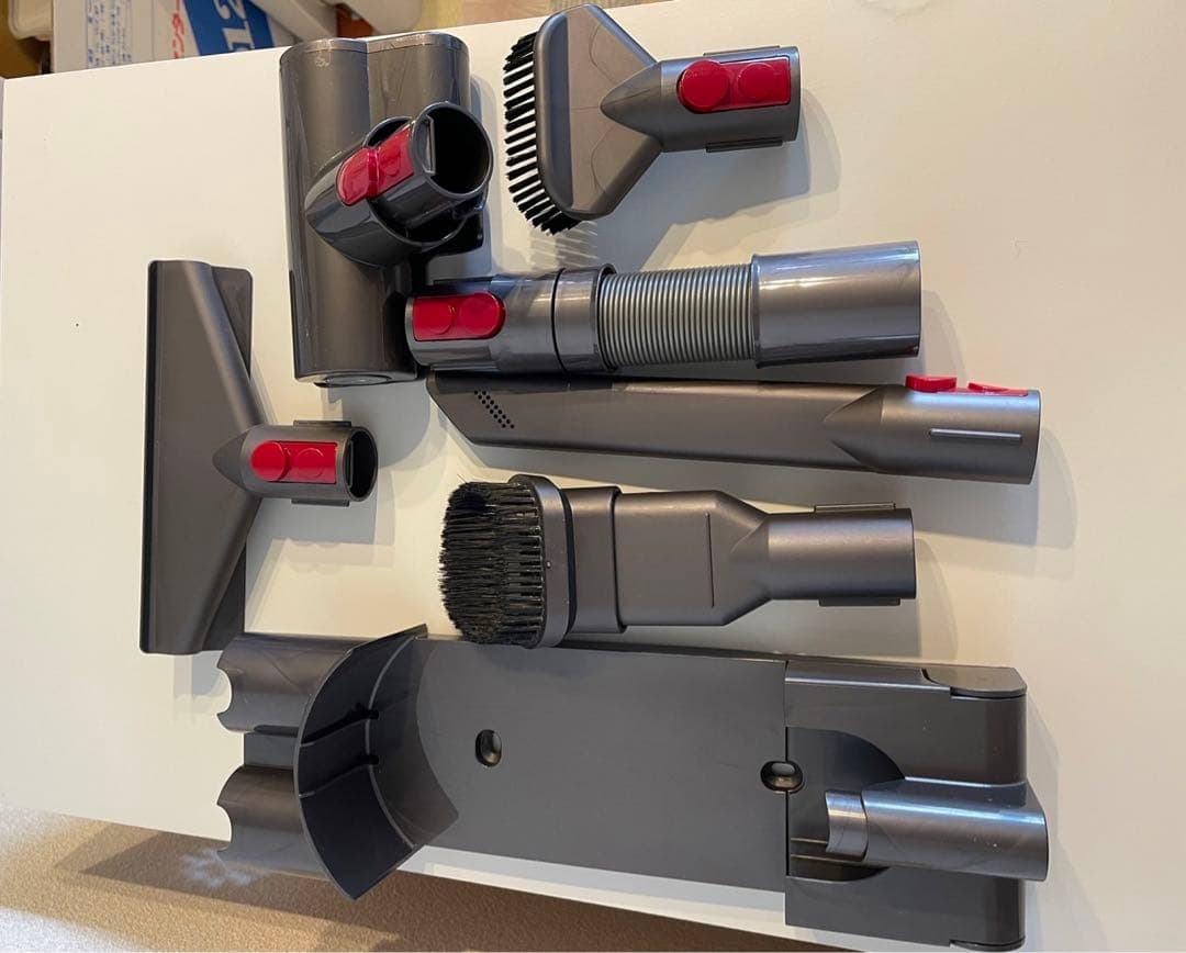 5/9値下げ　Dyson v8 fluffy スティッククリーナー　掃除機