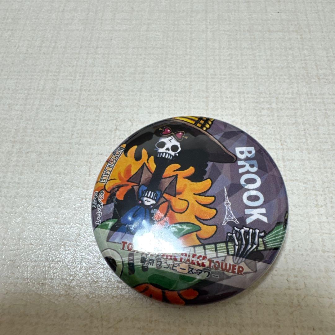 ワンピースタワートンガリ缶バッジ ブルック2種&4周年ステッカー他ブルックセット