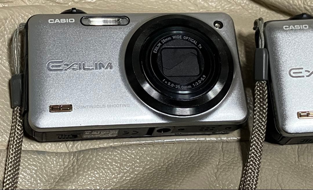 値段交渉受付ます 動作品　カシオ　EX-ZR10 2台　デジカメ　Casio