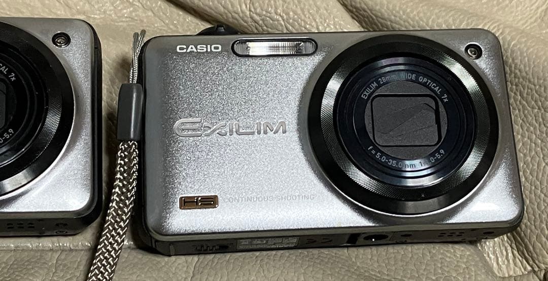 値段交渉受付ます 動作品　カシオ　EX-ZR10 2台　デジカメ　Casio