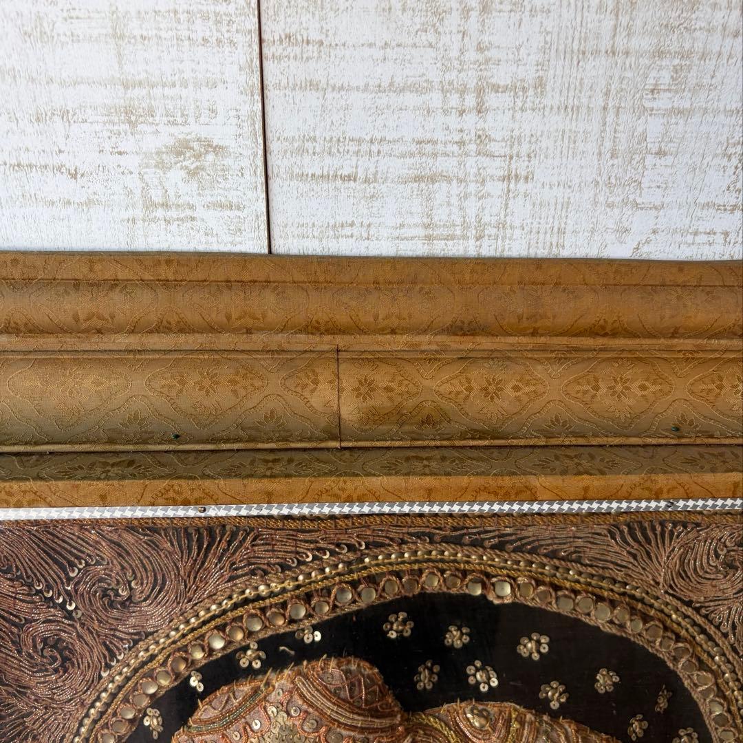 【アンティーク】額装 額縁 タイ 伝統工芸 スパンコール 象 刺繍画 古美術