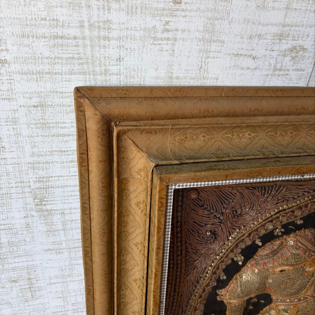 【アンティーク】額装 額縁 タイ 伝統工芸 スパンコール 象 刺繍画 古美術