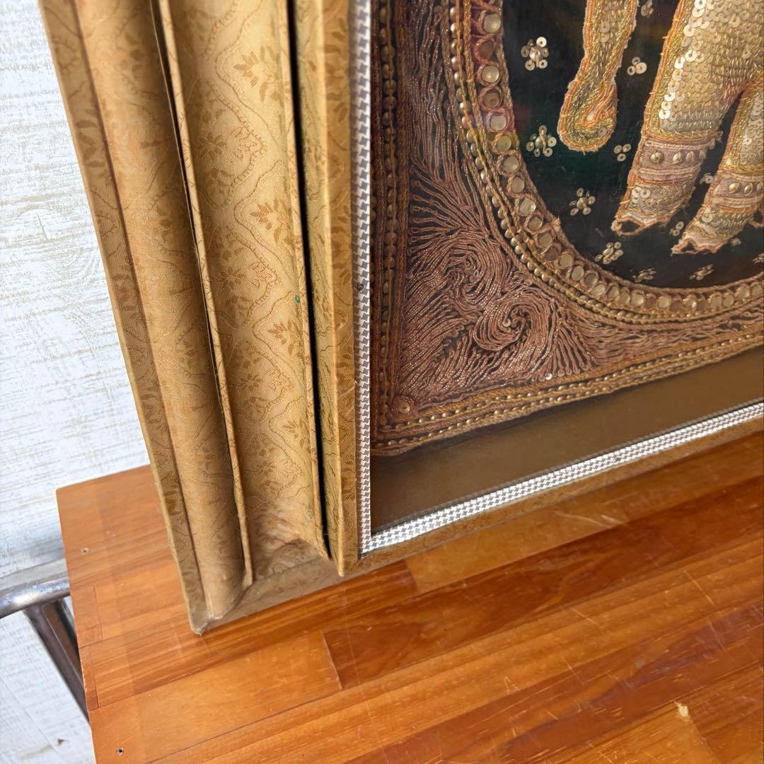 【アンティーク】額装 額縁 タイ 伝統工芸 スパンコール 象 刺繍画 古美術