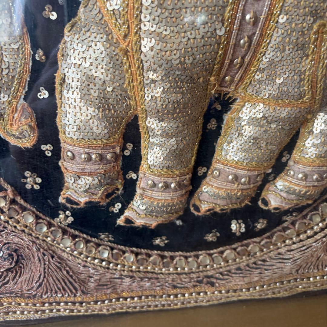 【アンティーク】額装 額縁 タイ 伝統工芸 スパンコール 象 刺繍画 古美術