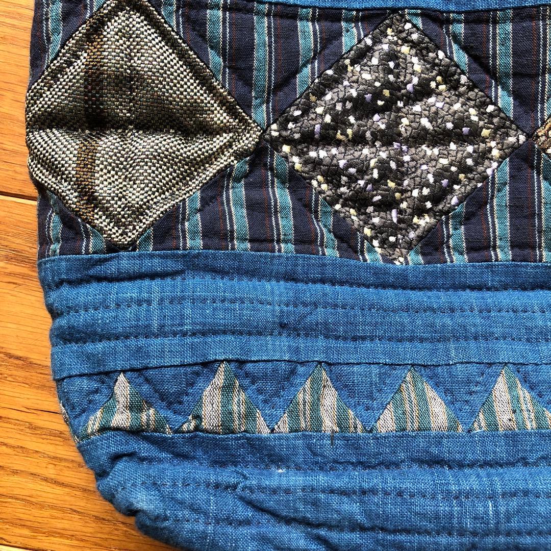 パッチワークのトートバッグ　古布　ハンドメイド￼ 作家物　藍染　匿名配送