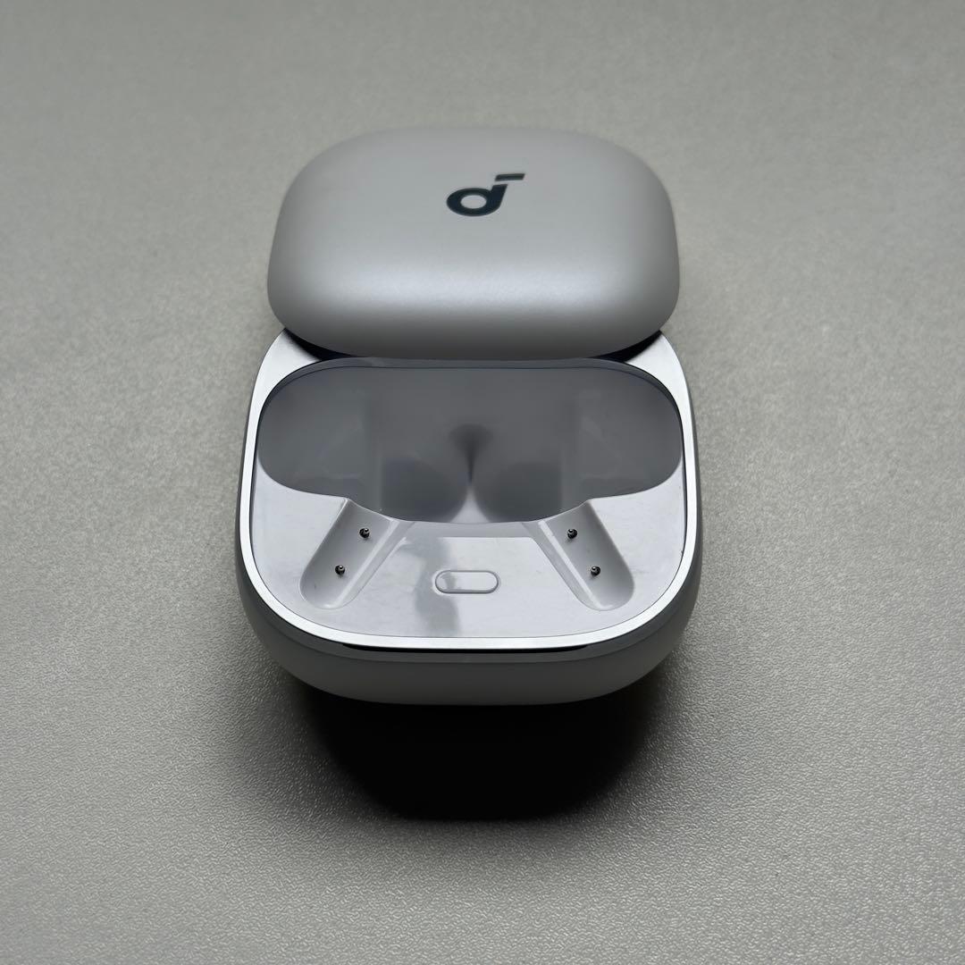 Anker Soundcore Liberty5 白　充電ケース