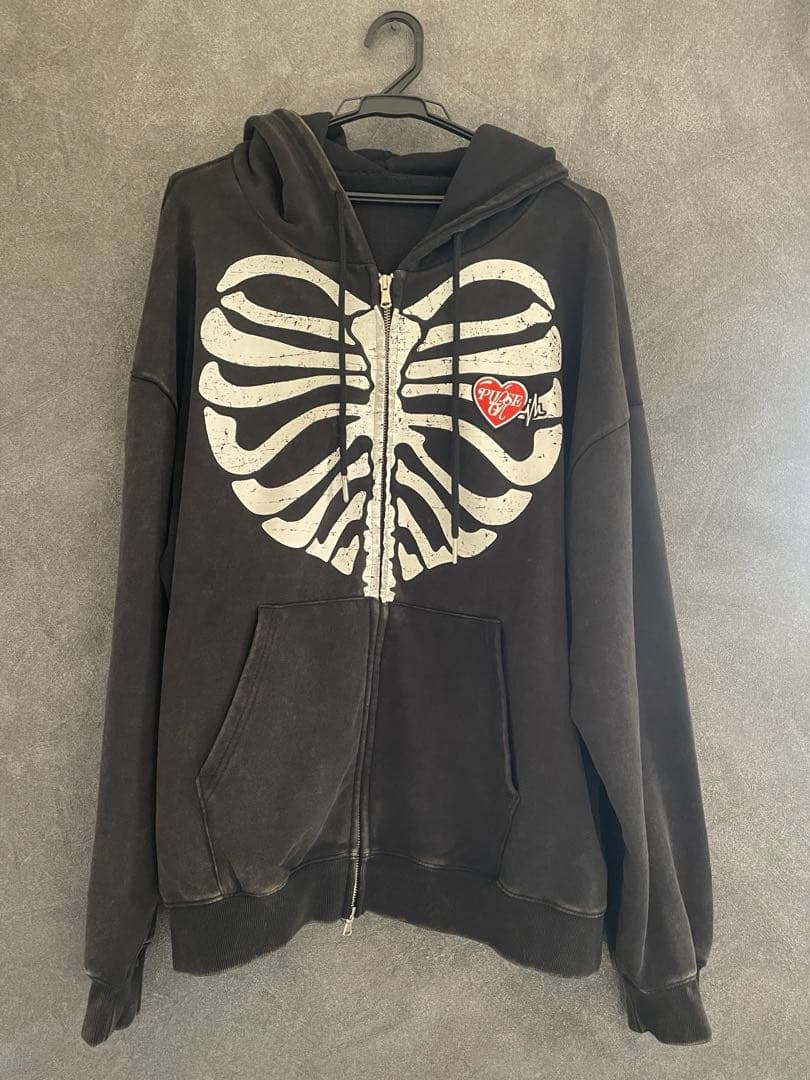 TREASURE PULSE ON ジップアップフーディー ブラック Mサイズ