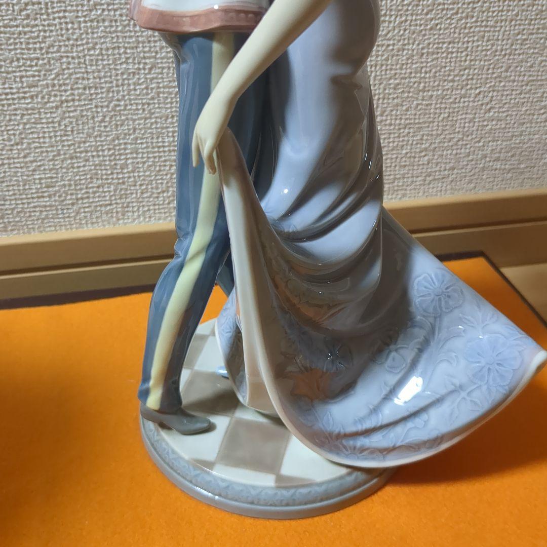 リヤドロ　ダンス