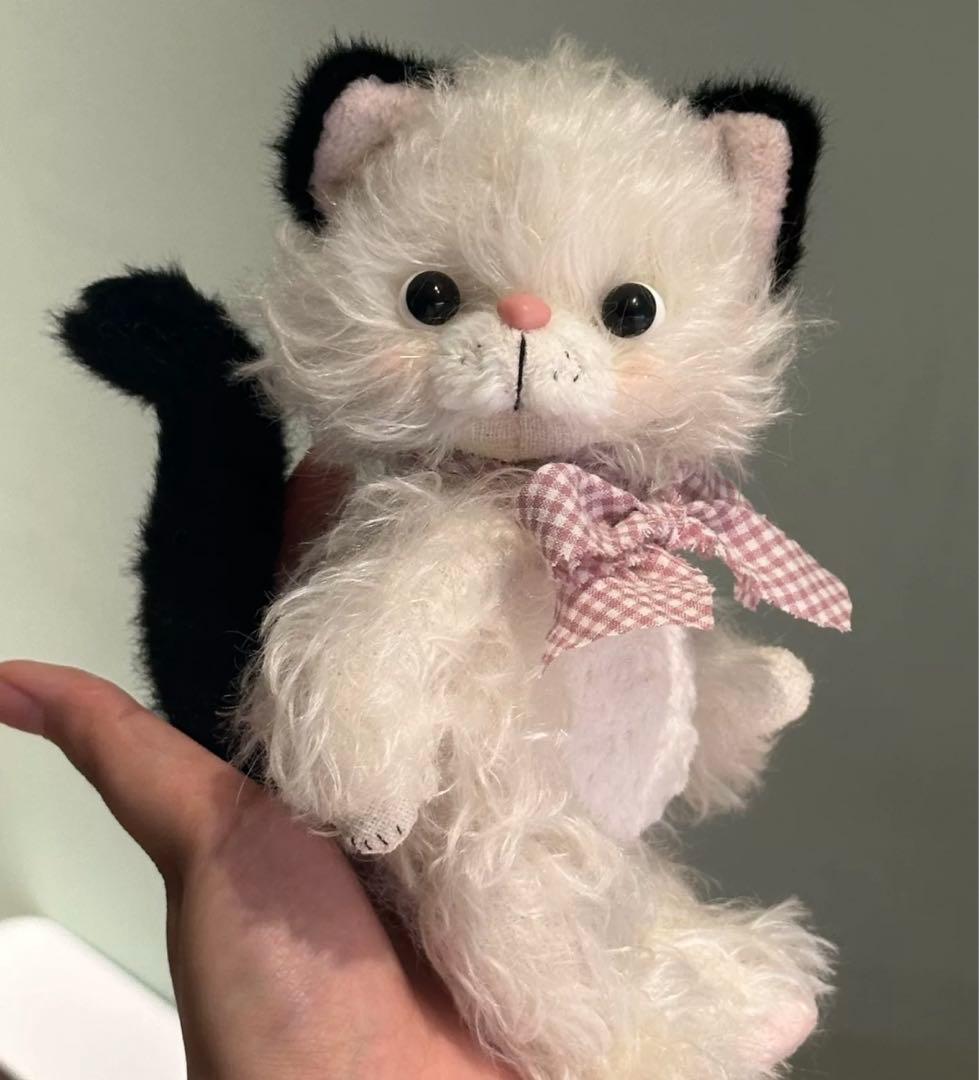 まんまるいお目目の仔猫 アーティストベア ぬいぐるみ 海外作家様 ハンドメイド