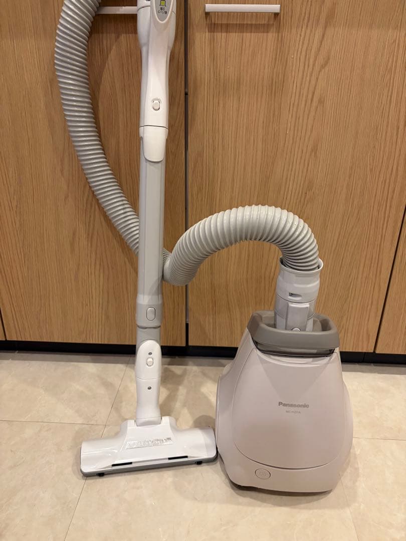 Panasonic 電気掃除機品番MC-PJ21A-C 年式2022製
