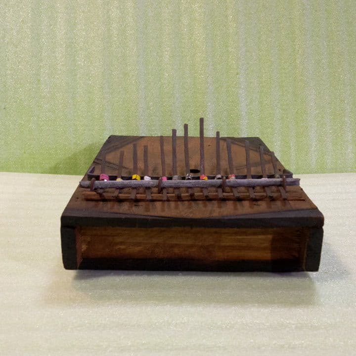 タンザニア　民族楽器 　カリンバ　箱形　親指ピアノ　ハンドオルゴール　レトロ