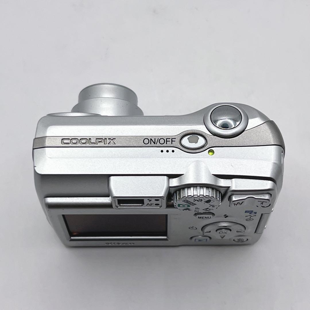 【良品・動作品】　Nikon COOLPIX 5600 シルバー 単三電池式