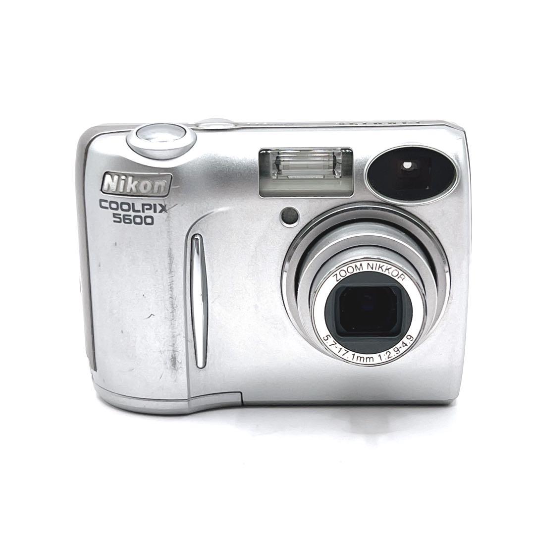 【良品・動作品】　Nikon COOLPIX 5600 シルバー 単三電池式