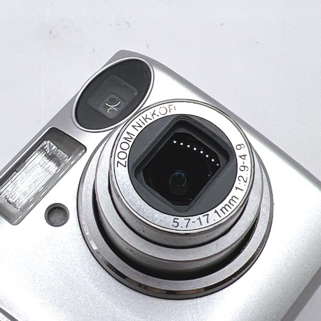 【良品・動作品】　Nikon COOLPIX 5600 シルバー 単三電池式