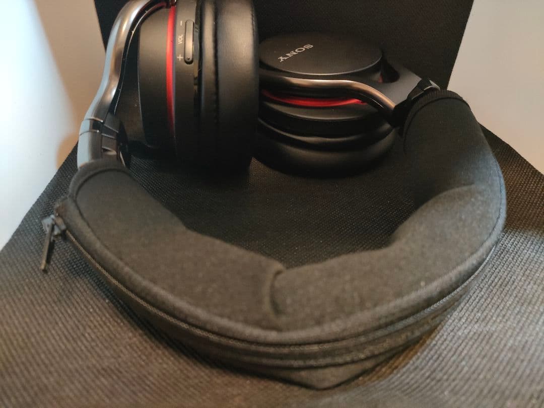 SONY ワイヤレスステレオヘッドホン MDR-1RBT