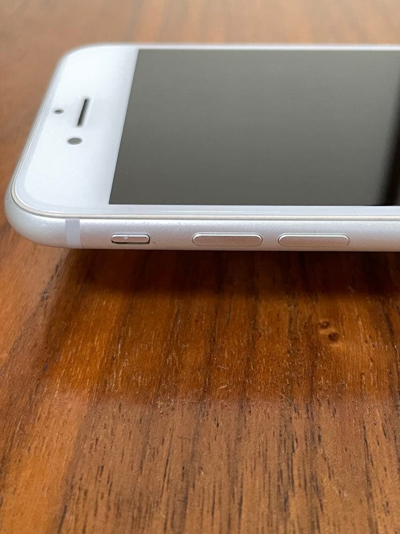 【ジャンク品】　カメラ不良　Apple iPhone8 シルバー 本体