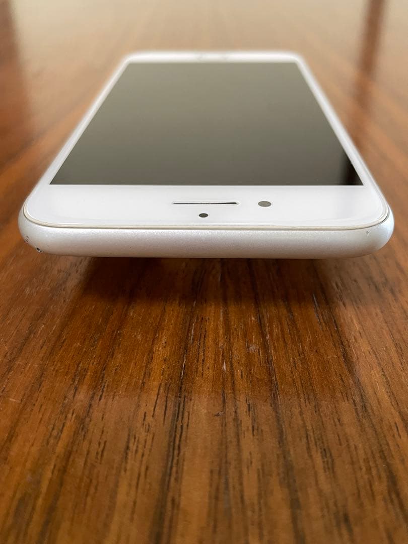 【ジャンク品】　カメラ不良　Apple iPhone8 シルバー 本体