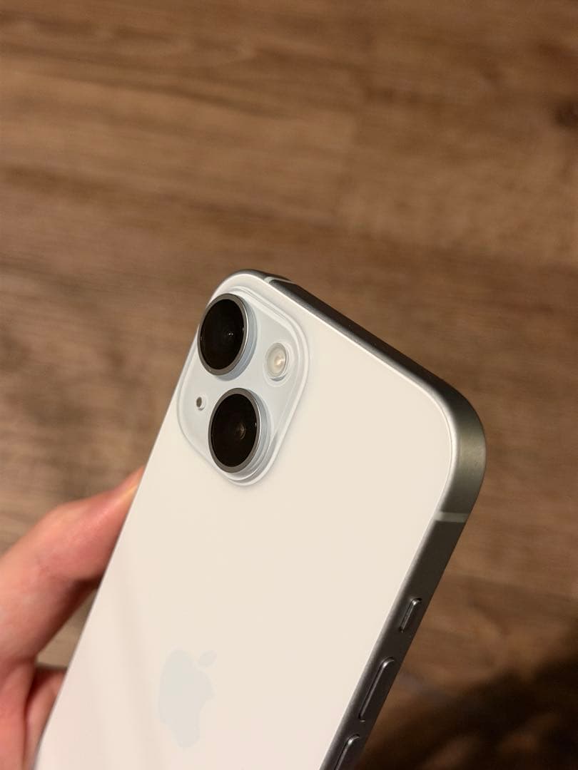 【美品】Apple iPhone 15 ブルー 256GB SIMフリー　本体